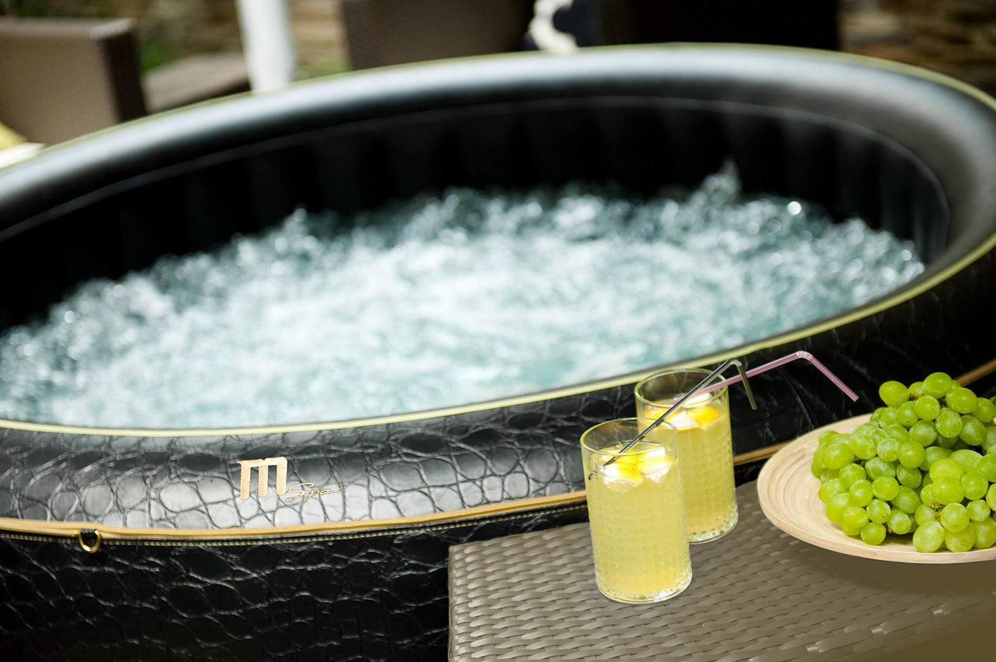 **MSPA Exotic Whirlpool 6 Personen 204×204×70 cm | 138 Düsen, PTC-Heizung bis 42°C, Ozon, aufblasbar, digitales Panel**