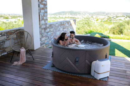 **MSpa Mono Eco Whirlpool 8 Personen 192×192×65 cm | 144 Düsen, PTC-Heizung, UVC+ Desinfektion, Anti-Frost, App-Steuerung**
